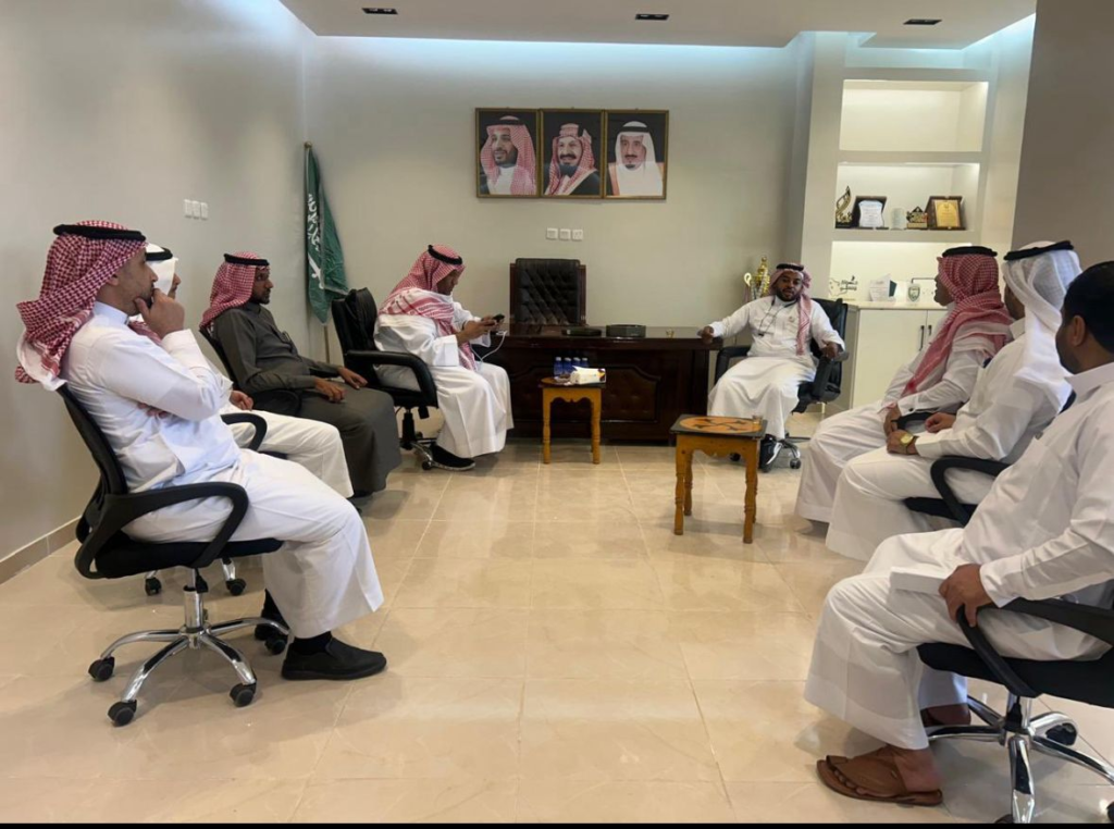 IMG-20250828-WA0005-1024x762 زيارة وفد وزارة الرياضة ونادي فيفا لتعزيز تطوير المرافق الرياضية بالمحافظة