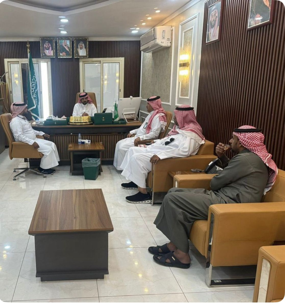 IMG-20250828-WA0008-1-956x1024 زيارة وفد وزارة الرياضة ونادي فيفا لتعزيز تطوير المرافق الرياضية بالمحافظة