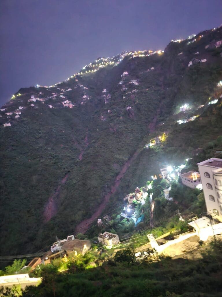 اضرار-3-768x1024 مفقود واضرار خلفتها  الأمطار الغزيرة التي هطلت على القطاع الجبلي وخاصة محافظة فيفاء