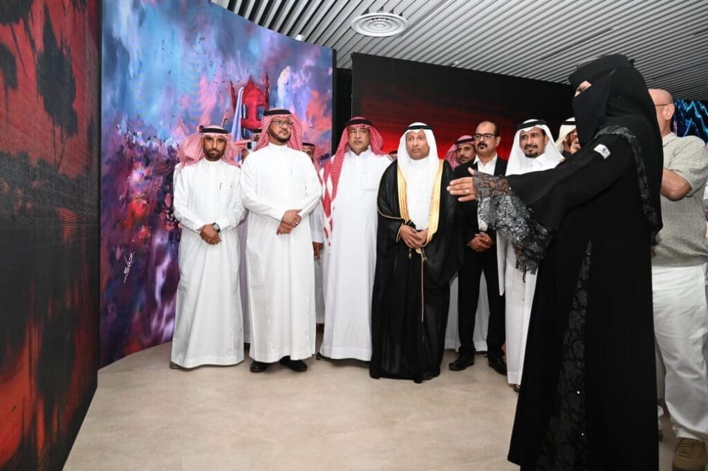 فنون-جيزان-7-1024x681 الأول من نوعه بالمنطقة الجنوبية السهلي" يفتتح معرض "نبض الفن بجازان