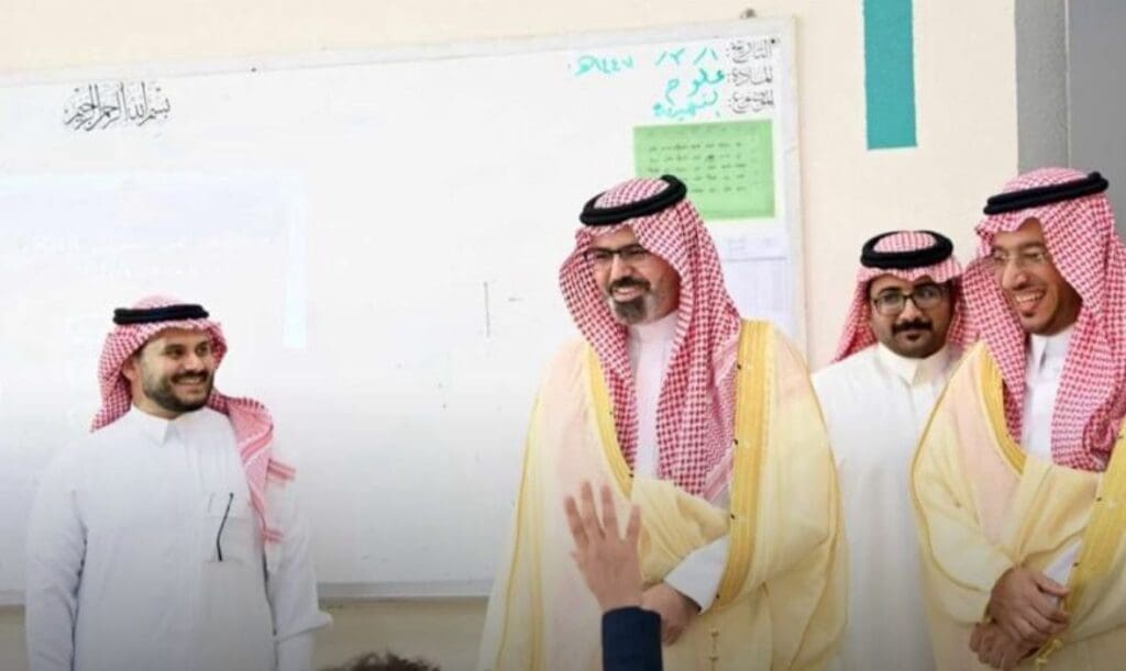 نائب-امير-جيزان1-1024x611 نائب أمير جازان يتفقد المدارس الحكومية ويشرف على انطلاق العام الدراسي الجديد