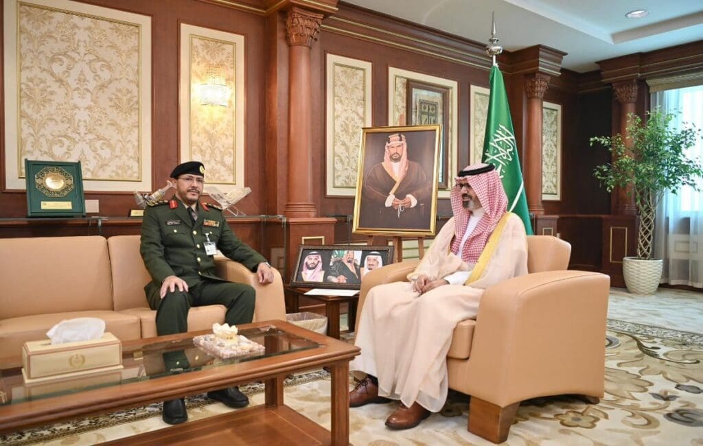 وكي-الاماره1-1024x650 سمو نائب أمير منطقة جازان يرعى توقيع اتفاقية تعاون بين مديرية السجون وجمعية التكافل النسائية