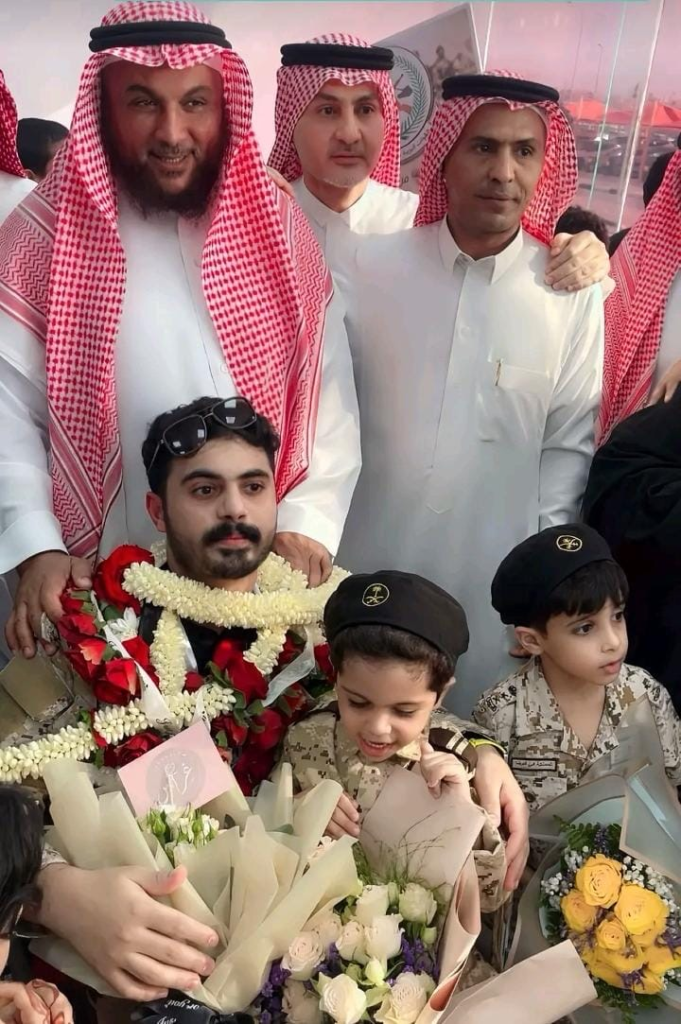 18a0fcd9-6531-443c-b030-cd8e160a0bde-681x1024 وطن يزف أبطاله.. جازان تحتفي بعودة البطل بندر أبوعله وسط أجواء من الفخر والاعتزاز