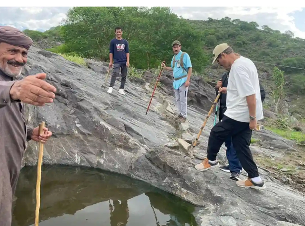 IMG_2773-1024x760 الحَلفة و«نافية» و«شطّ الصبايا» و«سوق السبت».. ذاكرة الجنوب الغربي من فيفاء من الهمداني إلى الهايكنج وسياحة اليوم