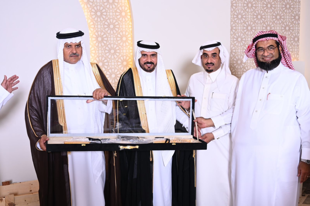 b49fdce8-ea90-4916-8614-d0b309353286-1024x681 ملتقى المتقاعدين يعزز التواصل ويحتفي بخبرات الماضي