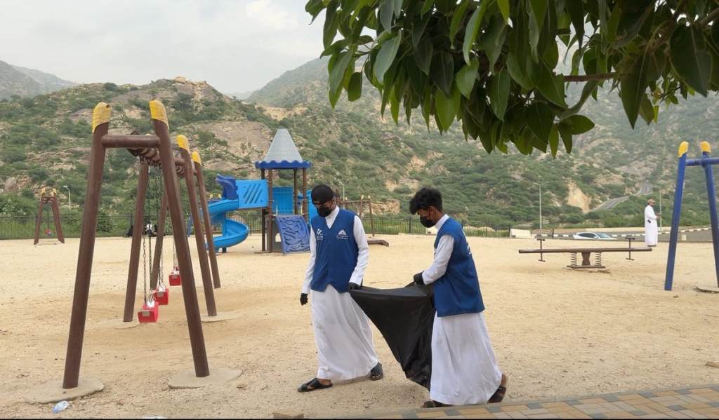 c5b71ddd-58f7-4266-b0ce-184ee8515173-1024x599 مبادرة "نظافتها مسؤوليتنا" تضيء مطل العارضة