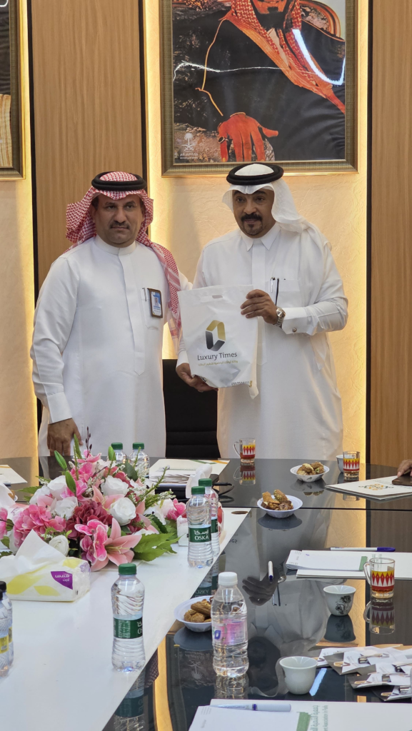 d331e75e-1874-4ca5-84ee-8cec92e06668-577x1024 زيارة دعم وإشادة وشراكات تنموية”