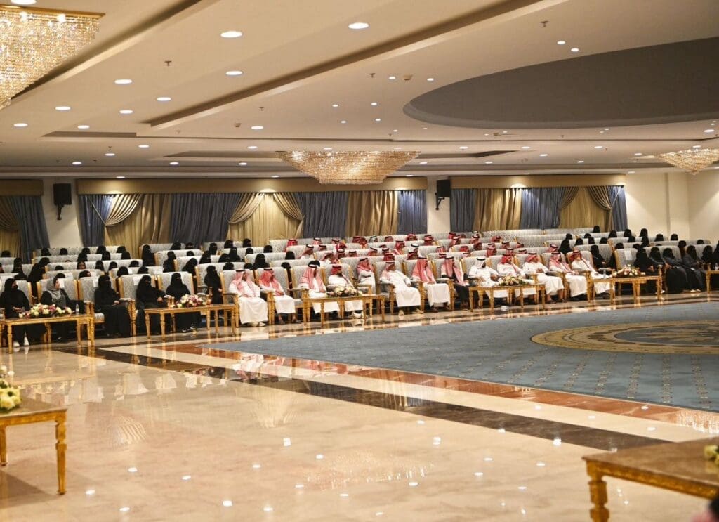 الحرفيين3-1024x743 أمير جازان يلتقي الحرفيين والحرفيات.. ويؤكد: تراثنا هويتنا الأصيلة