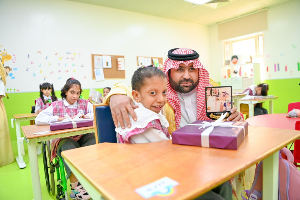 010003-1024x682 الأمير محمد بن عبدالعزيز يزور مركز جمعية الأطفال ذوي الإعاقة بجازان