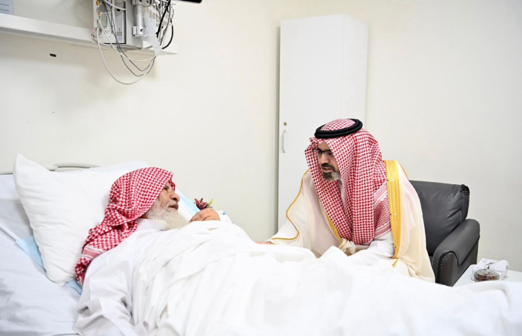 112-1024x659 أمير جازان ونائبه يطمئنان على صحة الشيخ العامري