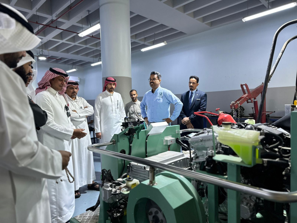 908071-1024x768 تقنية جازان تعزز شراكتها مع الموارد البشرية