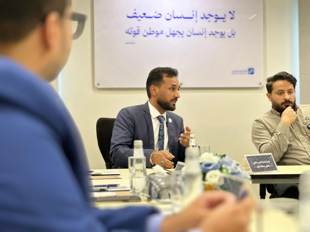 908073-1024x768 تقنية جازان تعزز شراكتها مع الموارد البشرية